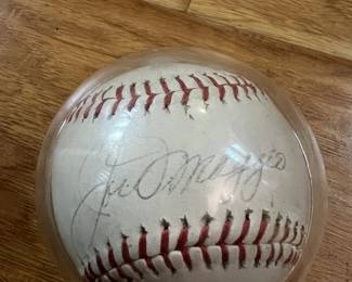 Joe Dimaggio signed baseball
