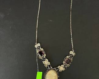 Cameo necklace vintage