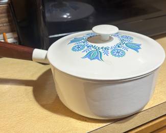 Prizer Ware Enamel Cast Iron Pot