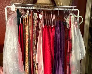 Tablecloths / Table Toppers 