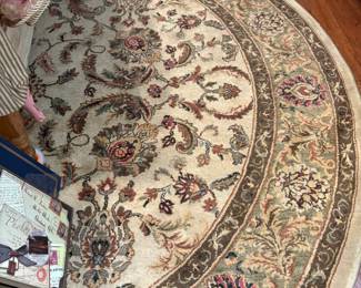 Round Rug 