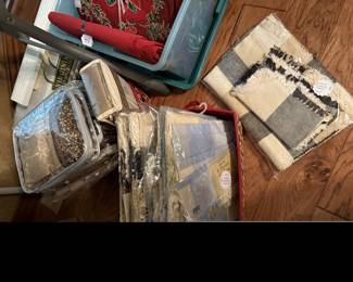 Placemats and Napkin Sets 