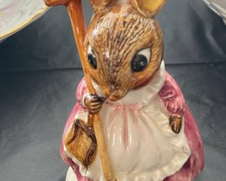 Vintage Mouse W/ Broom Figurine By Shackman (Japan)