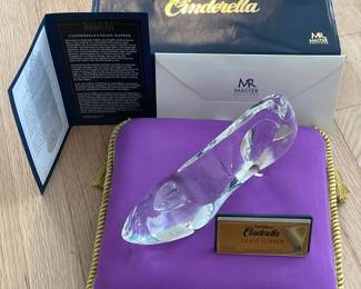 Walt Disney's Cinderella Glass Slipper By Master Replica & Disney Showcase Collection W/ Pillow, Plaque, Boxes, & Paperwork (#817/2500)