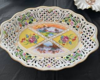 BEAUTIFUL Vintage Decorative Lace Bowl W/ Center Scenes