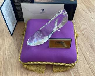 Walt Disney's Cinderella Glass Slipper By Master Replica & Disney Showcase Collection W/ Pillow, Plaque, Boxes, & Paperwork (#817/2500)