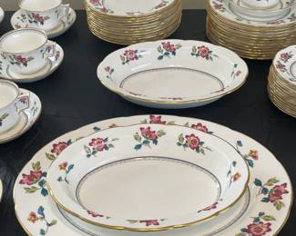 Colonial Williamsburg Commemorative Ware "Chinese Flowers" China Set By Wedgwood