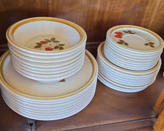 Mikasa Strawberry Festival Dinnerware Set EB801
