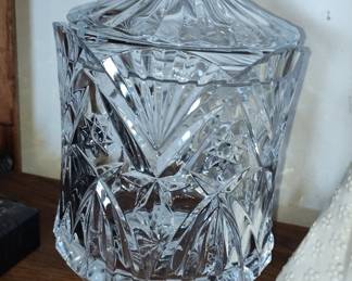 Cut Crystal Glass Biscuit Jar with Lid