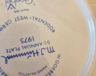 Goebel Hummel "Ride Into Christmas" 1975 Annual Plate