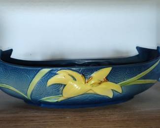 Roseville Pottery "Zephyr Lily" Art Deco Bowl