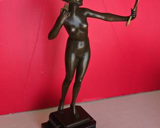 Art Deco Bronze Figurine of a Woman with Mirror and Comb, Signed 'F. Zaldivar'