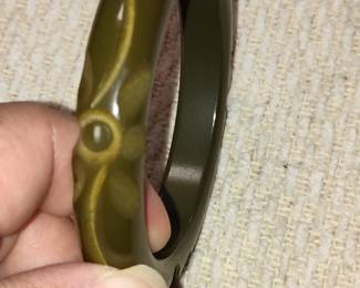 Vintage Carved Olive Green Bakelite Bangle Bracelet