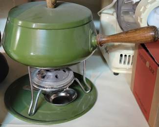 Mid-century in Avocado green