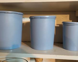 Tupperware canister set