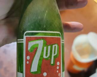 7-up bottle
