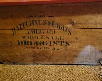 Large wholesale druggists wooden box