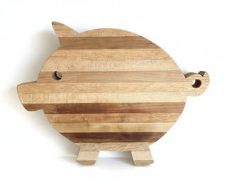 Wooden Pig Cutting Board with Striped Wood Grain