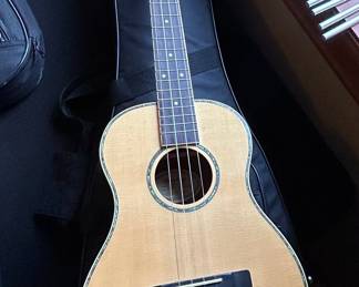 Mitchell MUB 70S Ukulele