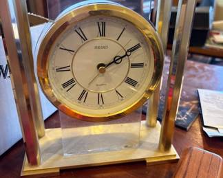 Seika clock running
