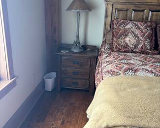 Night stands matching bedroom set