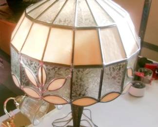 STAINED GLASS LAMP