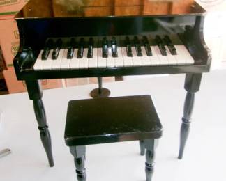 CHILDS PIANO