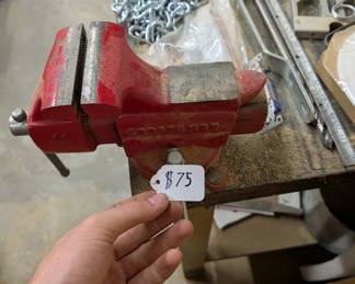 F88 - $75. Vice Made is US. Model 506.51801. Vintage 3-1/2 inch swivel base bench vise.