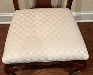 F22 - $350. Pennsylvania House Dining Table with 6 Chairs. Has 3 Leaves that can be added. Includes Table Pads for all pieces.