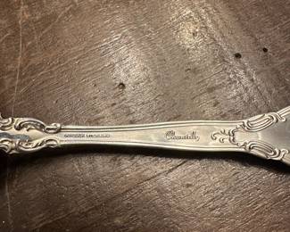 S2 - $5200. Gorham Sterling Flatware "Chantilly" No Monograms. 14 knives, 14 Salad Forks, 12 Dinner Forks, 28 Spoons, 8 Serving Pieces.