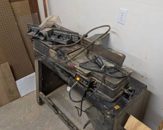 F90 - $100. Sears Craftsman Model 115.120680 6" Jointer/ Planer. Motor works & spins but the belt is not connected to the wheel.