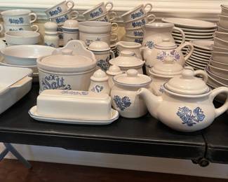 F70 - $450. Pfaltzgraff Yorktowne. 153 Pieces.