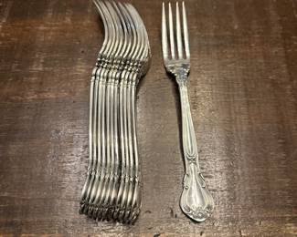 S2 - $5200. Gorham Sterling Flatware "Chantilly" No Monograms. 14 knives, 14 Salad Forks, 12 Dinner Forks, 28 Spoons, 8 Serving Pieces.