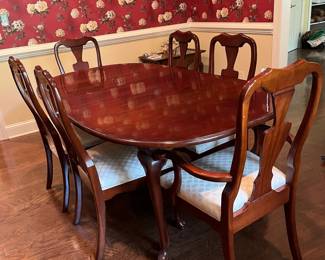 F22 - $350. Pennsylvania House Dining Table with 6 Chairs. Has 3 Leaves that can be added. Includes Table Pads for all pieces.