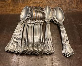 S2 - $5200. Gorham Sterling Flatware "Chantilly" No Monograms. 14 knives, 14 Salad Forks, 12 Dinner Forks, 28 Spoons, 8 Serving Pieces.