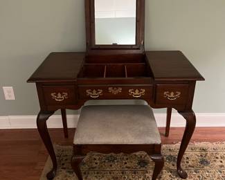 F58 - $225. Pennsylvania House Vanity & Bench. Measures 38" x 19" x 30.25". Bench measures 22" x 17.5" x 17" tall.