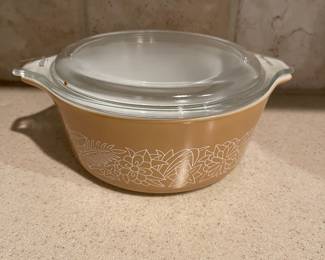 F72 - $75. Set of 3 Pyrex Bowls "Woodland" Pattern. With lids.