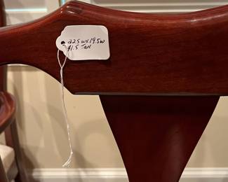 F22 - $350. Pennsylvania House Dining Table with 6 Chairs. Has 3 Leaves that can be added. Includes Table Pads for all pieces.