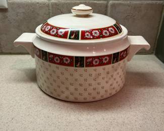 F20 - $250. Charlton Hall by Kobe Japan. "Classic Traditions" Christmas Pattern.