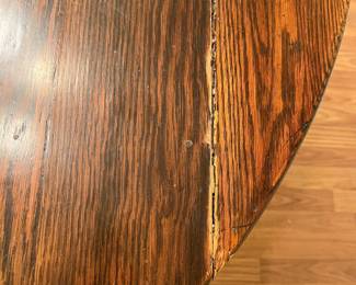 F54 - $40. Solid Wood Pedestal Base Table. Top has significant issues cracking / splitting.