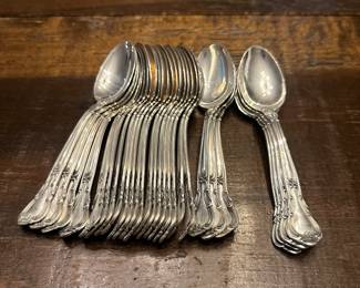 S2 - $5200. Gorham Sterling Flatware "Chantilly" No Monograms. 14 knives, 14 Salad Forks, 12 Dinner Forks, 28 Spoons, 8 Serving Pieces.