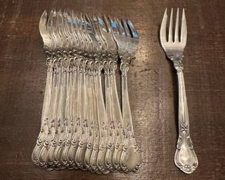 S2 - $5200. Gorham Sterling Flatware "Chantilly" No Monograms. 14 knives, 14 Salad Forks, 12 Dinner Forks, 28 Spoons, 8 Serving Pieces.