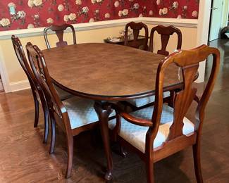 F22 - $350. Pennsylvania House Dining Table with 6 Chairs. Has 3 Leaves that can be added. Includes Table Pads for all pieces.