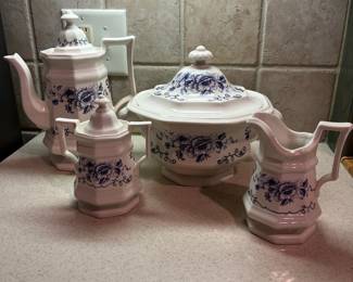 F35 - $45 Set. The Henry Ford Museum Collection "Clinton Inn" by Iroquois.