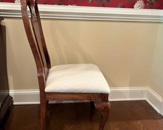 F22 - $350. Pennsylvania House Dining Table with 6 Chairs. Has 3 Leaves that can be added. Includes Table Pads for all pieces.