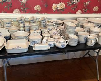 F70 - $450. Pfaltzgraff Yorktowne. 153 Pieces.