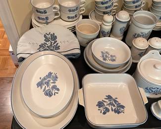 F70 - $450. Pfaltzgraff Yorktowne. 153 Pieces.