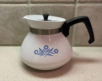 F52 - $65. Corningware Cornflower Blue Lot. Petite Pan (no lid), 1 qt. w/ lid, 1.5 qt w/ lid, 1.75 qt w/ lid, 10" w/ lid, Coffee Pot, Roaster, (One lid has a chip)