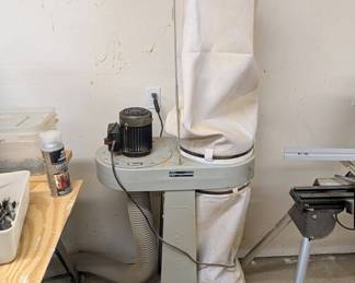 F95 - $200. Delta Shopmaster Dust Collector. Model AP400. 1 hp. Works great.