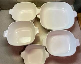 F52 - $65. Corningware Cornflower Blue Lot. Petite Pan (no lid), 1 qt. w/ lid, 1.5 qt w/ lid, 1.75 qt w/ lid, 10" w/ lid, Coffee Pot, Roaster, (One lid has a chip)